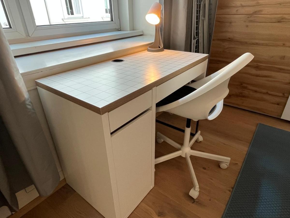 Stylish Apt Near Urania 1Br Lägenhet Wien Exteriör bild