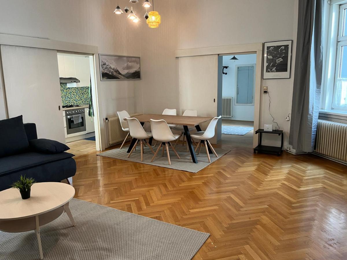 Stylish Apt Near Urania 1Br Lägenhet Wien Exteriör bild