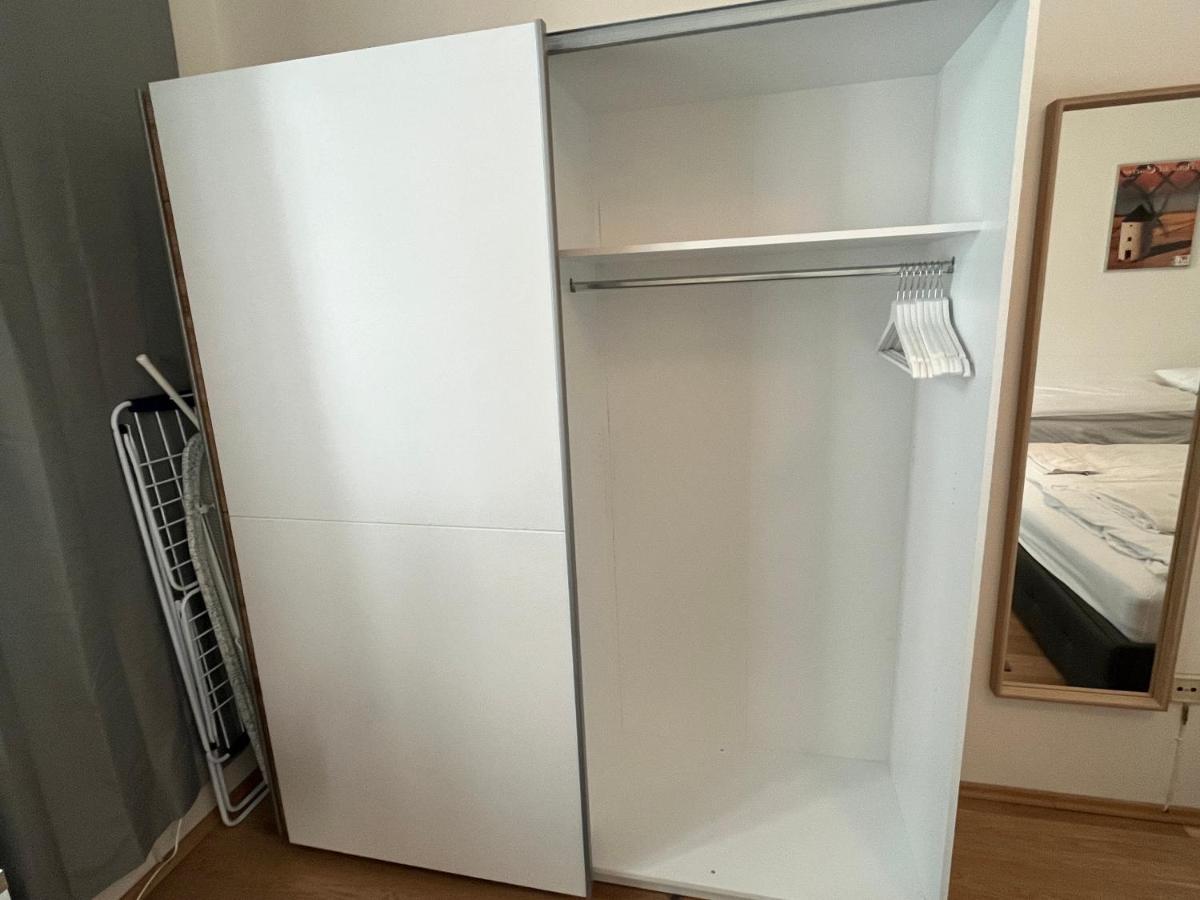 Stylish Apt Near Urania 1Br Lägenhet Wien Exteriör bild