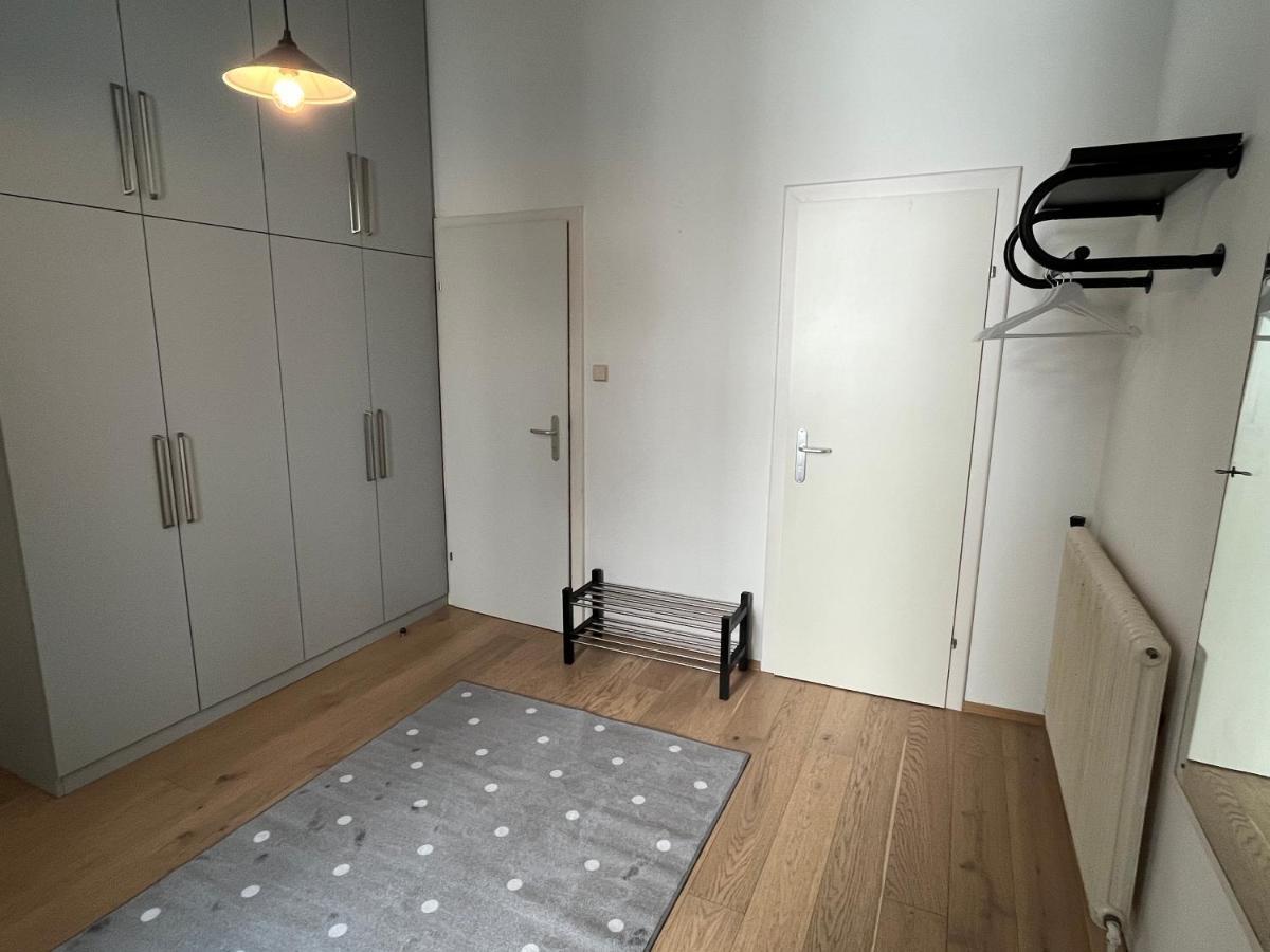 Stylish Apt Near Urania 1Br Lägenhet Wien Exteriör bild