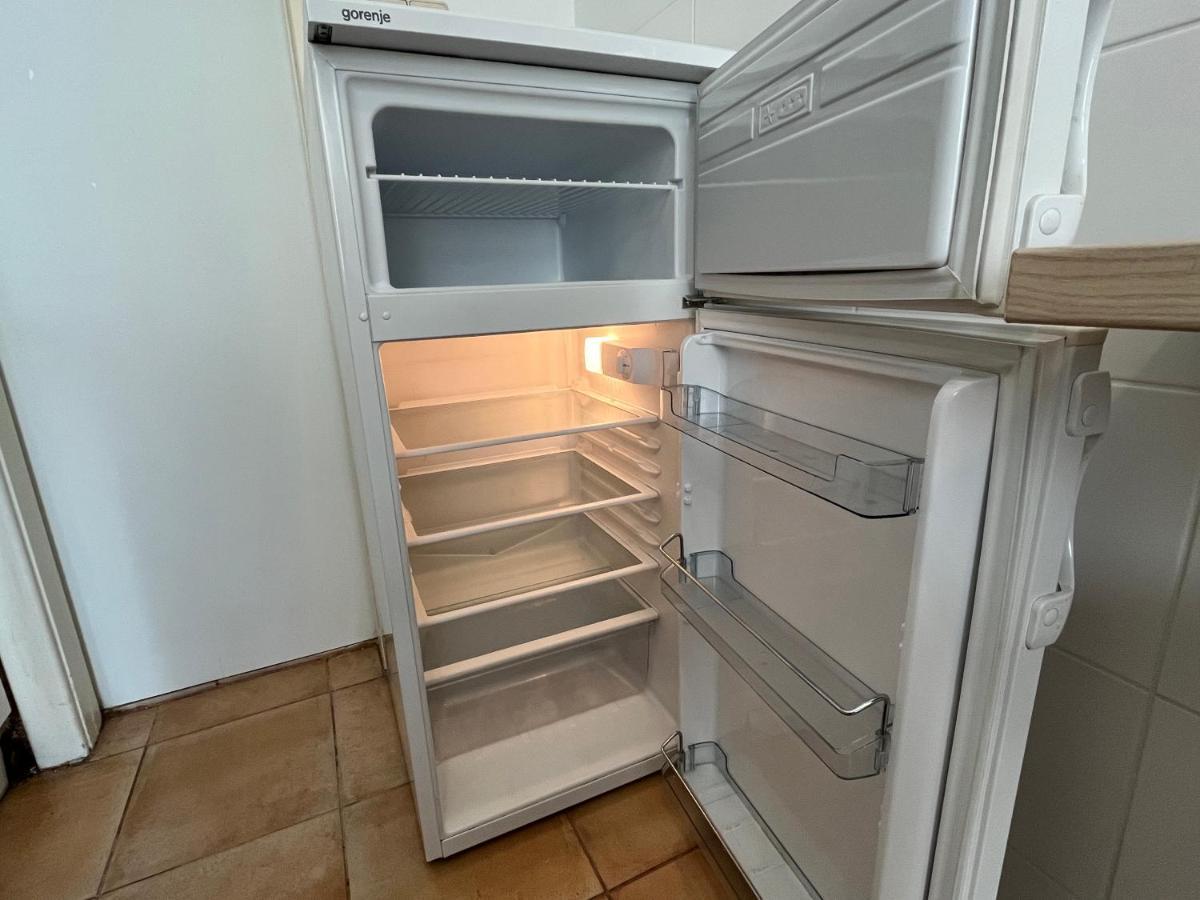 Stylish Apt Near Urania 1Br Lägenhet Wien Exteriör bild